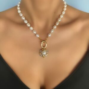 «SCARLETT» Semi-Fine Pearl Necklace With Swarovski Crystals Pendant - Image 2