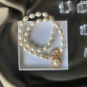 «SCARLETT» Semi-Fine Pearl Necklace With Swarovski Crystals Pendant - Image 4