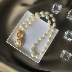 «SCARLETT» Semi-Fine Pearl Necklace With Swarovski Crystals Pendant - Image 5