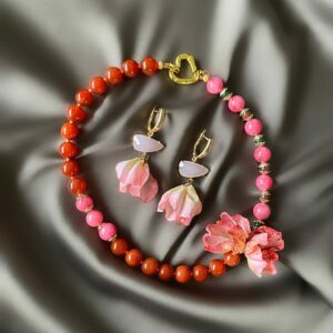 «PETITE FLORAL» Semi-Fine Natural Agate Stone Luxury Necklace & Earrings Jewellery Set⠀ - Image 4