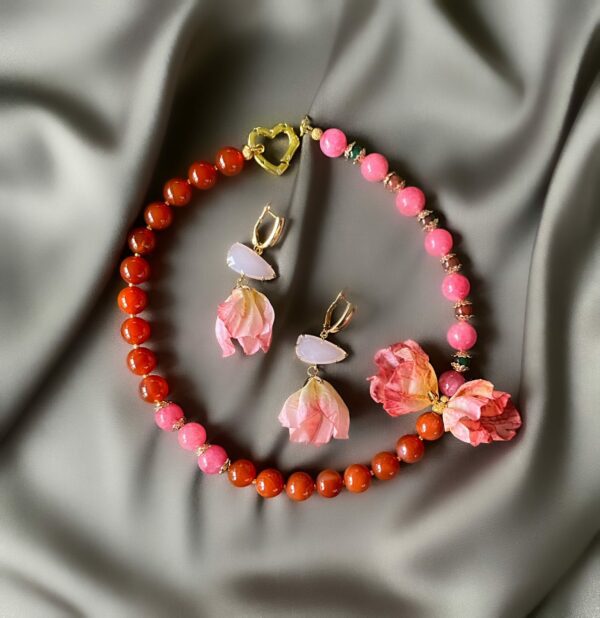 «PETITE FLORAL» Semi-Fine Natural Agate Stone Luxury Necklace & Earrings Jewellery Set⠀
