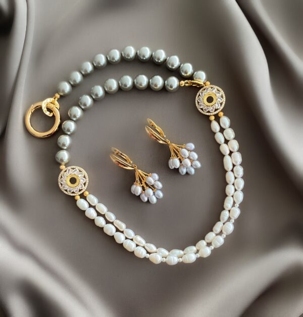«PERSEPHONE» - Semi-Fine Natural Pearl Necklace And Earrings Jewellery Set⠀