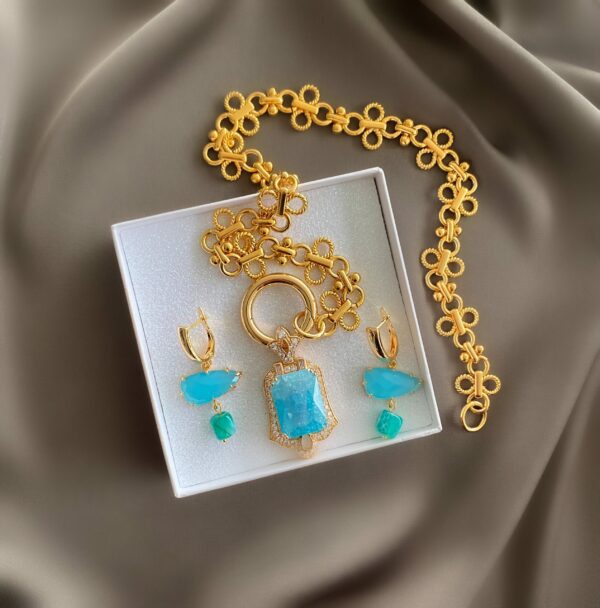 «MATIlDA» Semi-Fine Chain Luxury Necklace With Beautiful Swarovski Crystals Pendant & Earrings Jewellery Set⠀ ⠀