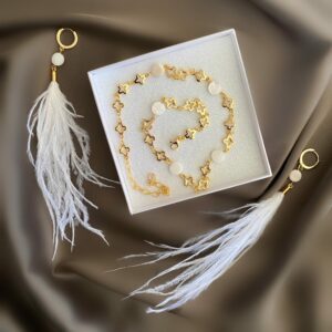 «WHITE ANGEL» Semi-Fine Beautiful Feather Earrings & Chain Necklace Jewellery Set - Image 4