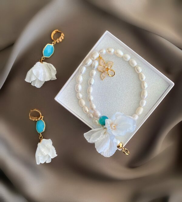 «PETITE FLORAL» Semi-Fine Natural Pearl Stone Luxury Necklace & Earrings Jewellery Set⠀