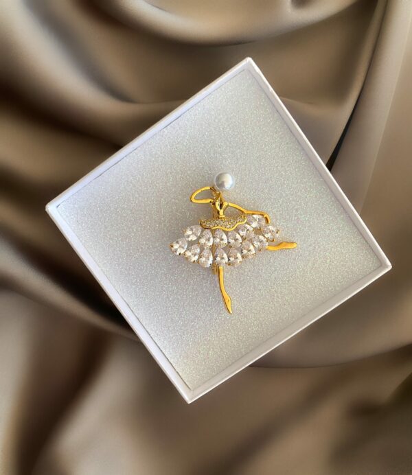 «SWAN LAKE» Beautiful Trendy Brooch