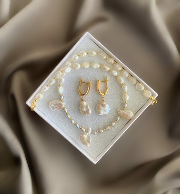 «LUANA» Semi-Fine Natural Pearl Necklace And Earrings Luxury Jewellery Set