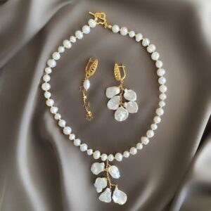 «PERLE FAVORI» Semi-Fine Pearl Choker Necklace and Earrings Luxury Jewelry Set - Image 5