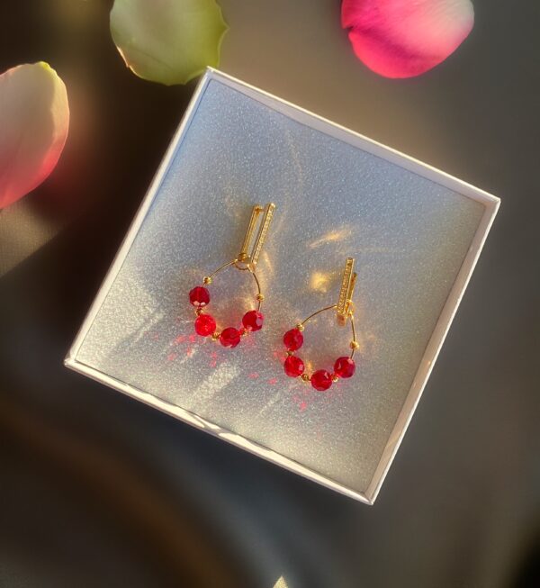 «RED CURRANT» Trendy Natural Stone Drop Earrings - English Lock