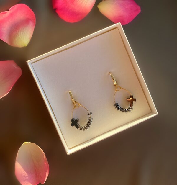 «BLACK CARDINAL» Trendy Hematite Stone Drop Earrings - Congo Lock