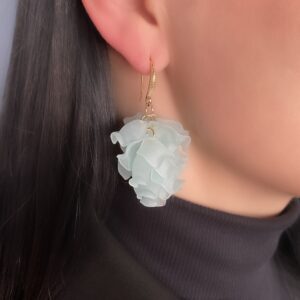 «PETITE FLORAL» Semi-Fine Natural Shell Stone Necklace & Earrings Jewellery Set⠀ - Image 7