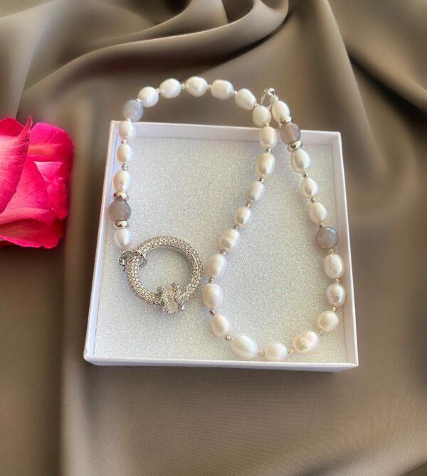 «IVANA» Semi-Fine Luxury Pearl Trendy Necklace 