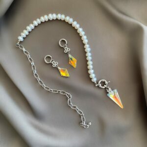 «PRINCESS AURORA» Semi-Fine Chain And Pearl Necklace And Crystal Earrings - Image 4