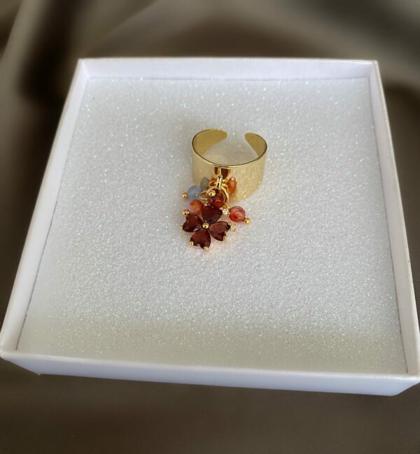 «CLEVERA» - Semi-Fine Sizeless Ring With Beautiful Clover Pendant