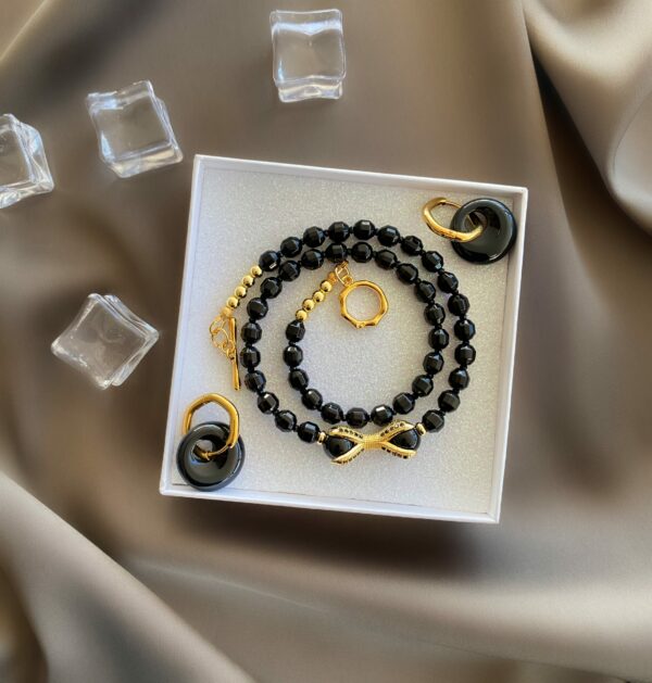 «GRACE O’MALLEY» Natural Stone Luxury Necklace & Earrings Jewellery Set.⠀