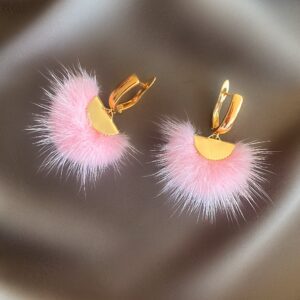«À LA RUSSE» Semi-Fine Trendy Earrings With Pink Fur - English Lock - Image 6
