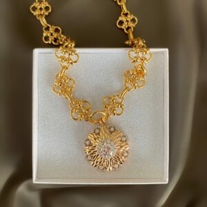 «CHARLOTTE» Semi-Fine Chain Luxury Necklace With Beautiful Swarovski Crystals Pendant ⠀ - Image 3