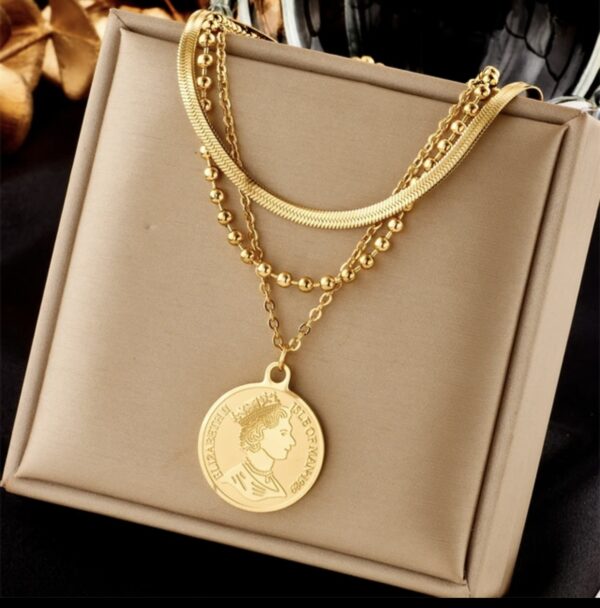 «THE QUEEN» New Fashion Waterproof Necklace For Women / Gold Color⠀