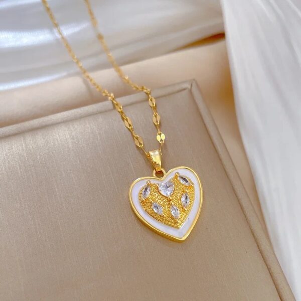 «DIAMOOND HEART» New Fashion Waterproof Pendant Necklace For Women / Gold Color