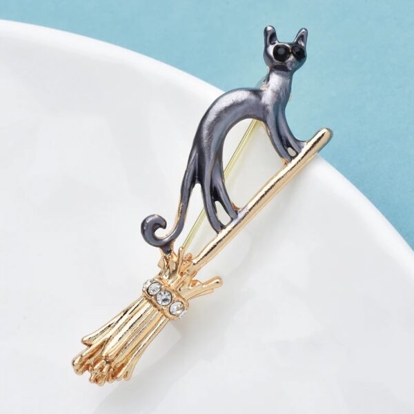 «FLYING CAT» New Fashion Brooch For Women ⠀