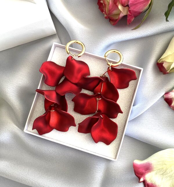 «PETALE» Beautiful Trendy Drop Earrings - Ruby Red Color⠀