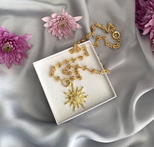 «GOLDEN SUN» Luxury Chain Necklace With Beautiful Cubic Zirconia Pendant