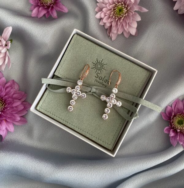 «ANGELA» Beautiful Cubic Zirconia Drop Earrings⠀