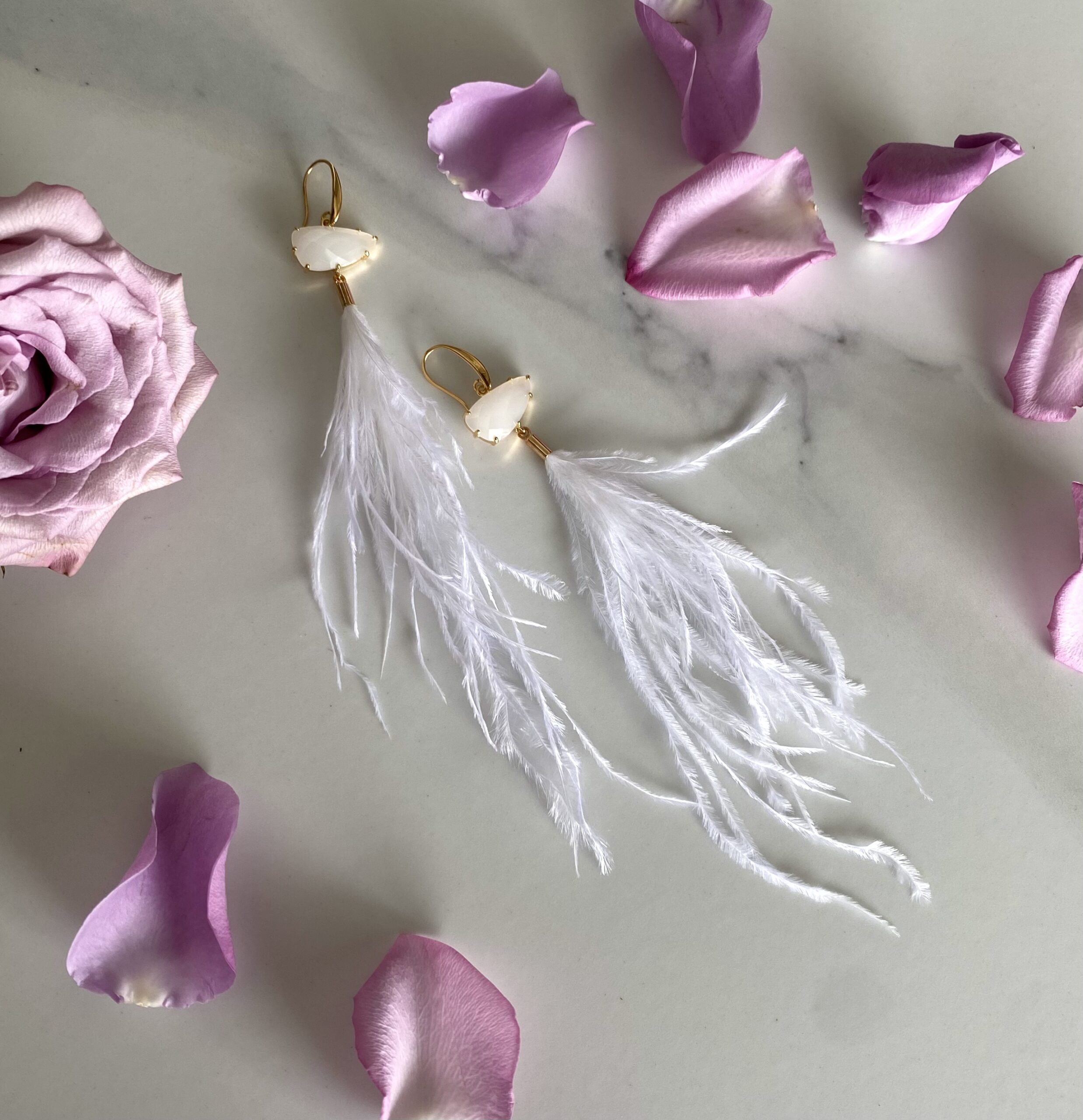 «FALLEN» Exquisite White Feather Earrings 1 | Soleo