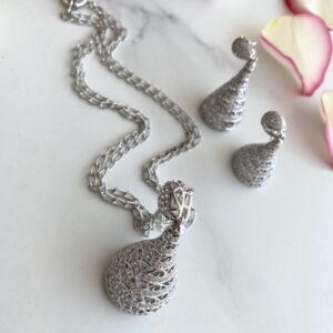 «BELL'S BIJOUX» Captivating Artisan Crafted Necklace & Earrings Jewellery Set 1 - Image 3