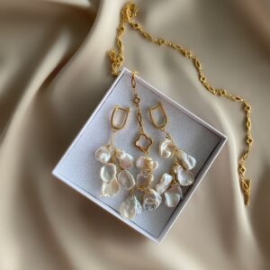 «DE PERLE» Luxury Semi-Fine Natural Baroque Pearl Necklace & Earrings Jewellery Set ⠀ - Image 3