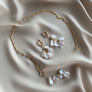 «DE PERLE» Luxury Semi-Fine Natural Baroque Pearl Necklace & Earrings Jewellery Set ⠀ - Image 4